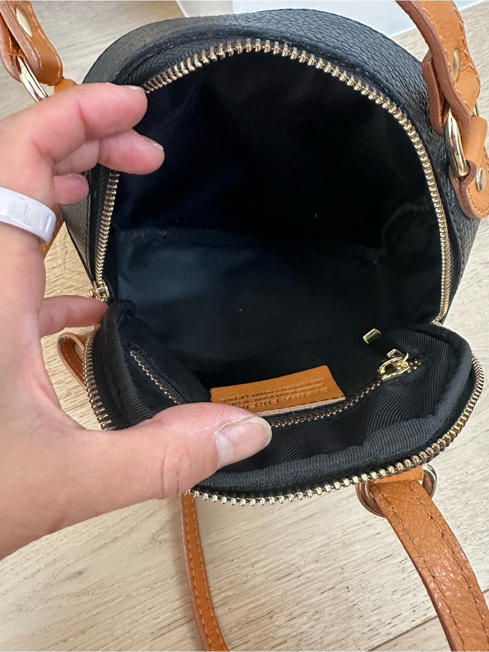 Divina Firenze Black Pebbled Leather convertible Mini backpack & Crossbody Bag - Picture 13 of 16